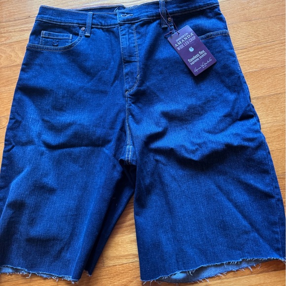 Gloria Vanderbilt Blue Denim Shorts - Picture 1 of 7